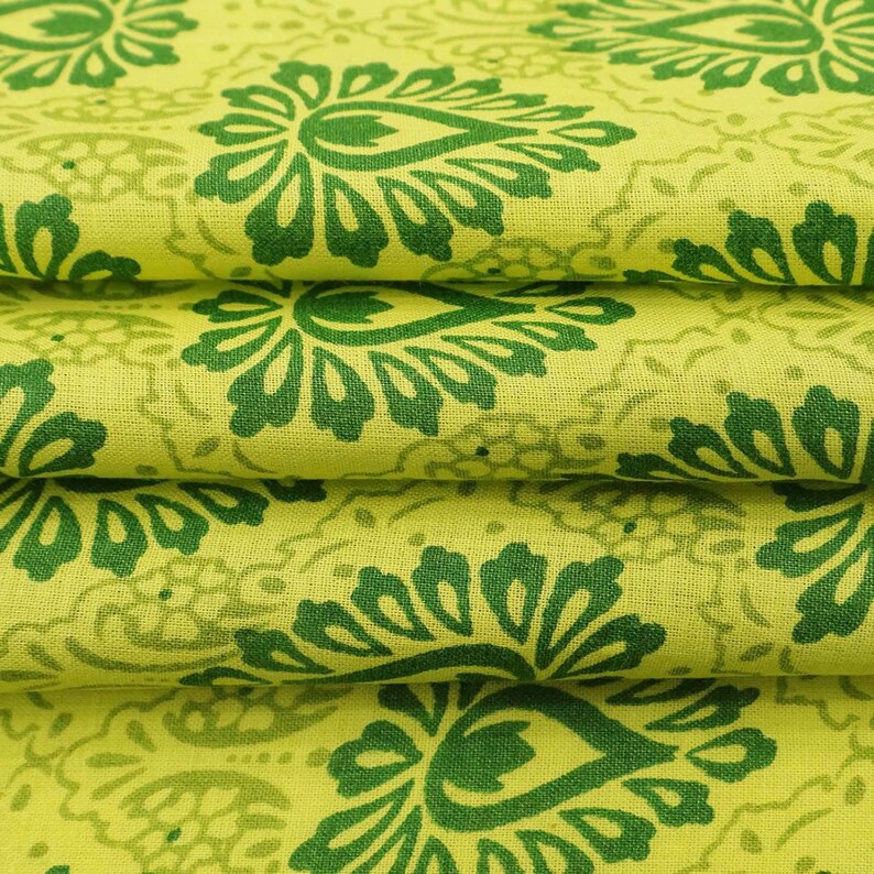 43 Inch Cotton Fabric By The Yard ZBC8047B Yellowish Green Fabric Floral Print Apparel Material Designer Fabric Sewing Fabric