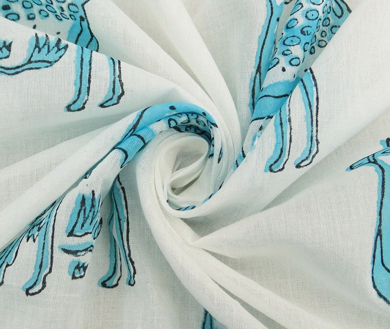Decorative Fabric Cotton Deer Printed Sewing Fabric Dress Material White Fabric 45 Inch Quilting Fabric By The Yard ZBC8154C