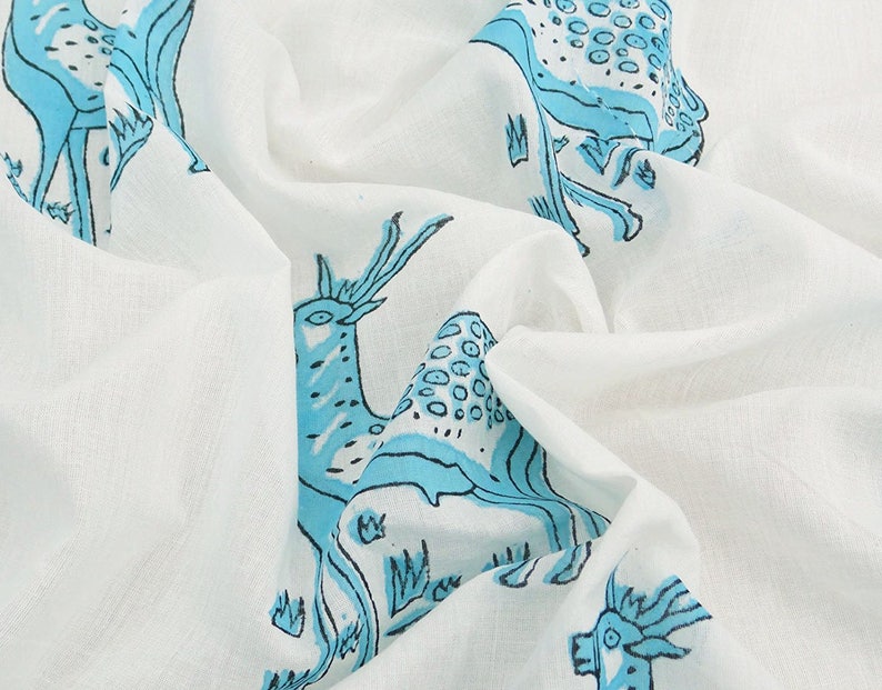 Decorative Fabric Cotton Deer Printed Sewing Fabric Dress Material White Fabric 45 Inch Quilting Fabric By The Yard ZBC8154C
