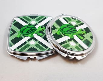 Green and White Compact Mirrors with Turtle, Personalized Compact Hand Mirrors, Bridesmade Gifts, Unique Christmas Gifts