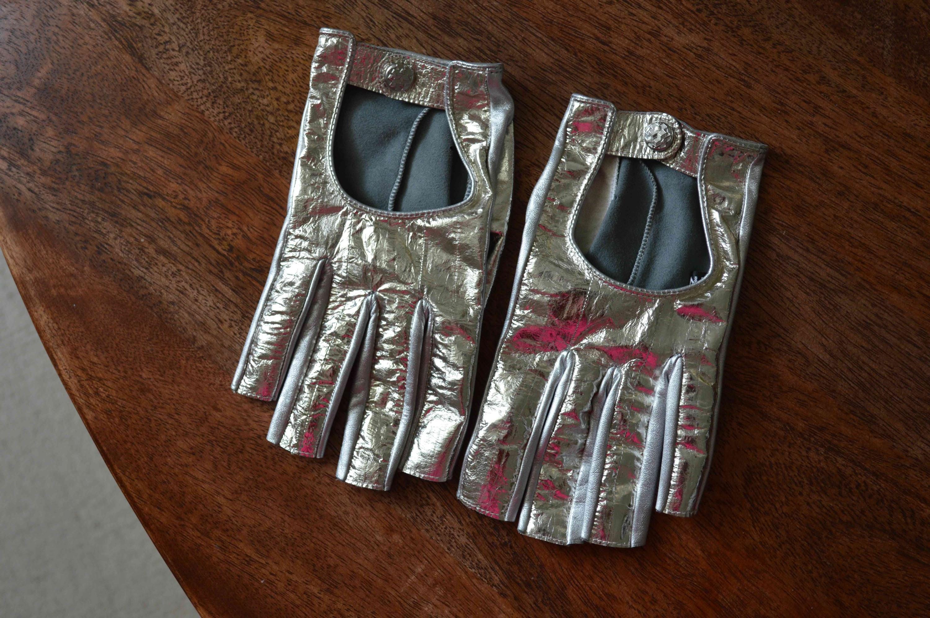 Chanel gloves - Etsy 日本