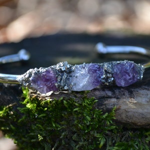 Amethsyt Jewelry, Amethyst Birthstone Jewelry, Amethsyt Cuff Bracelet, Amethyst Gemstone Bracelet, Birthstone Bracelet, Raw Amethyst stone