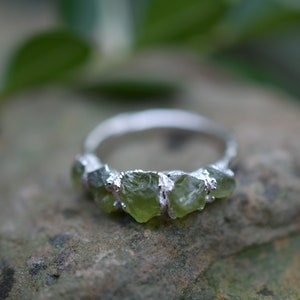 Raw Peridot Ring//Stacking Birthstone Ring, August Birthstone Ring in 999 Fine Silver image 8