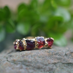 Raw Garnet Ring//Stacking Birthstone Ring, January Birthstone Ring in 999 Fine Silver