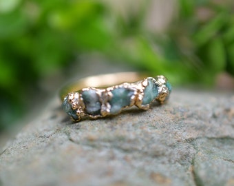 Raw Emerald Ring//Stacking Birthstone Ring, May Birthstone Ring in 999 Fine Silver