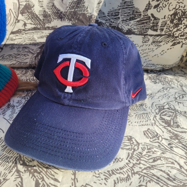 Vintage Nike Team  Minnesota Twins dad hat cap