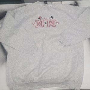 Vintage Mickey & Minnie Mouse Crewneck Sweatshirt Mickey Unlimited