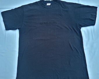 Vtg Guess by Georges Marciano  tee shirt  LG  Spellout Y2k