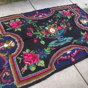 Ancien tapis floral vintage ukrainien en laine de Bessarabie tissé à la main, fait main, primitif, kilim coloré, tapis rustique Couleurs uniques