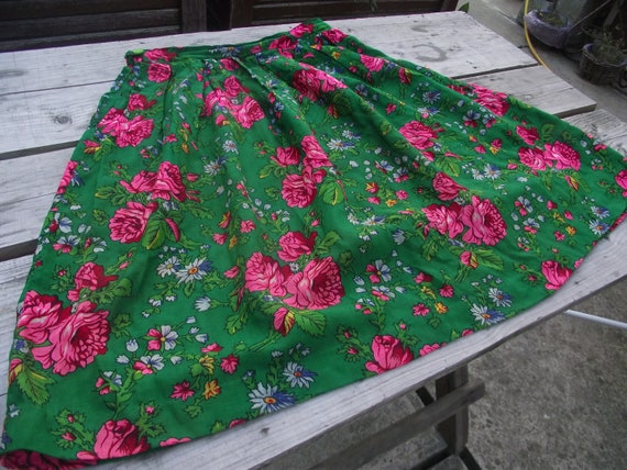 Romanian Woolen Skirt ukrainian Romanian floral wo