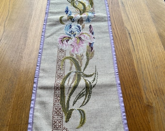 New Finished completed Cross stitch Embroidered picture Handmade embroidery Wall Decor Gift  iris orris fleur-de-lis frame Tablecloth