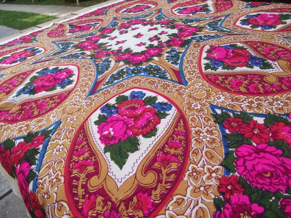 Beautiful Floral Shawl Vintage Ukrainian Romanian