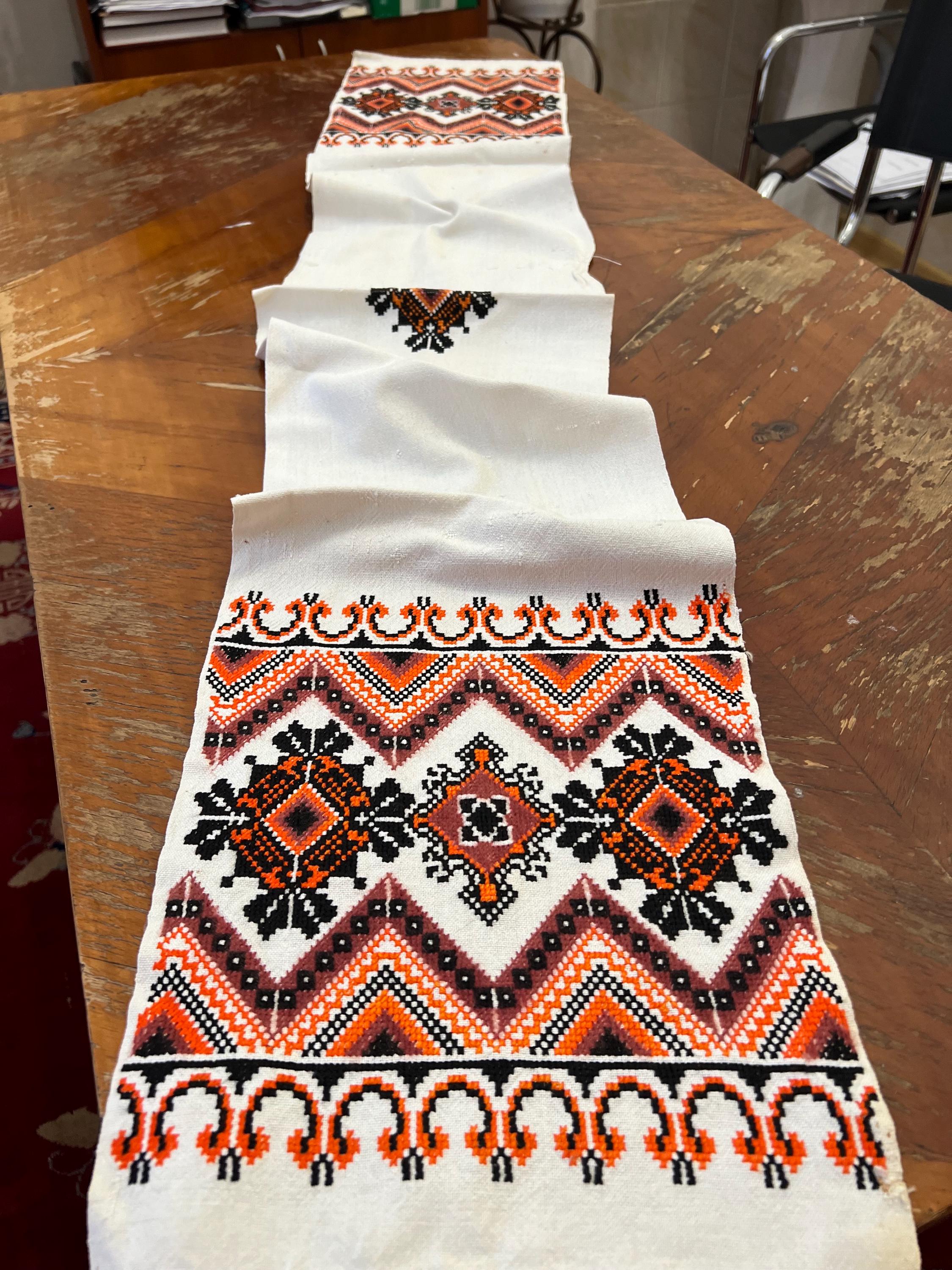 ウクライナ ウクライナのウェディングタオル 刺繍入りの伝統的なタオル 