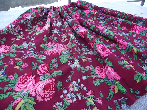 Romanian Woolen Skirt ukrainian Romanian floral wo