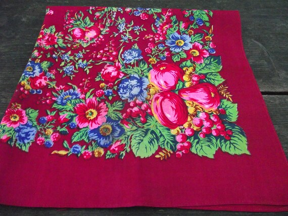 Vintage russian scarf Floral Shawl Romanian Wool shawl old | Etsy