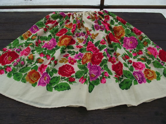 Romanian Woolen Skirt ukrainian Romanian floral wo
