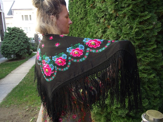 Soviet Floral Shawl Romanian shawl Vintage Ukraini