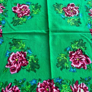 Bufanda rusa de lana ucraniana, chal antiguo vintage con flores soviéticas, pañuelo rumano, babushka