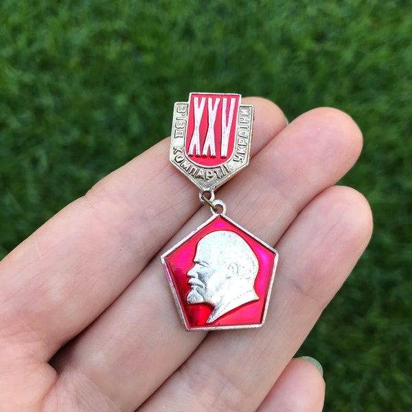 Socialist Ukraine Vintage Lenin Pin USSR Lapel Pin Political Enamel Pin Russian Revolution Soviet Leader Pin Soviet Lenin Memorable Pin