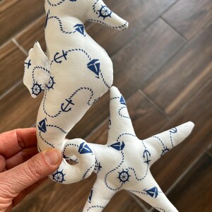 Hippocampe étoile de mer jouet en peluche bleu blanc nautique aquatique pépinière décor poisson jouet cadeau de shower de bébé