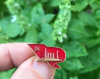 Soviet Pin Badge USSR Hammer & Sickle Russian October Revolution Cruiser Aurora Red Flag Pin Socialist's Communism Badge Collectible Pin