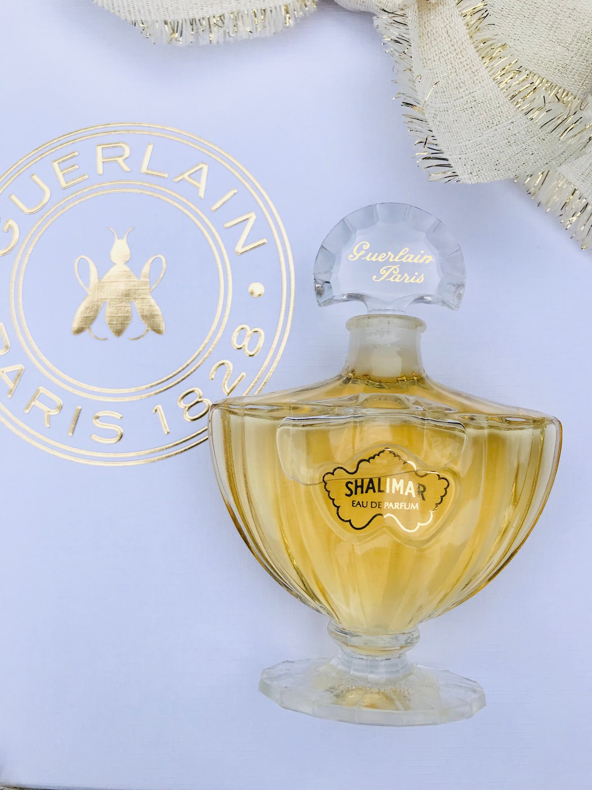 EAU DE SHALIMAR　オーデトワレ75ml Amazon.com : Guerlain Shalimar Eau De Toilettes Spray, 1.6