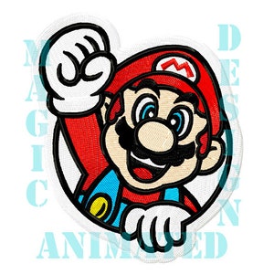 Peut inclure: Un patch brodé représentant le personnage de jeu vidéo Mario. Mario porte un chapeau rouge avec un 'M' dessus, une chemise rouge, une salopette bleue et des gants blancs. Il sourit et a une moustache.