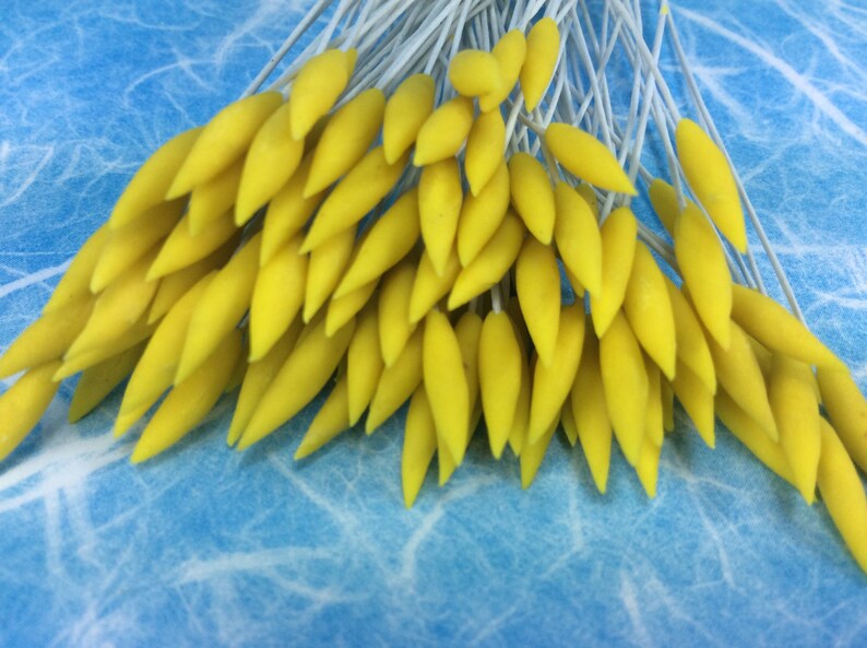 Supply 90 pcs Yellow Pollen Lilly Ellipsoid Flower Floral Scrapbook Craft Supply Wedding Embellishment Card Making Polymer Clay