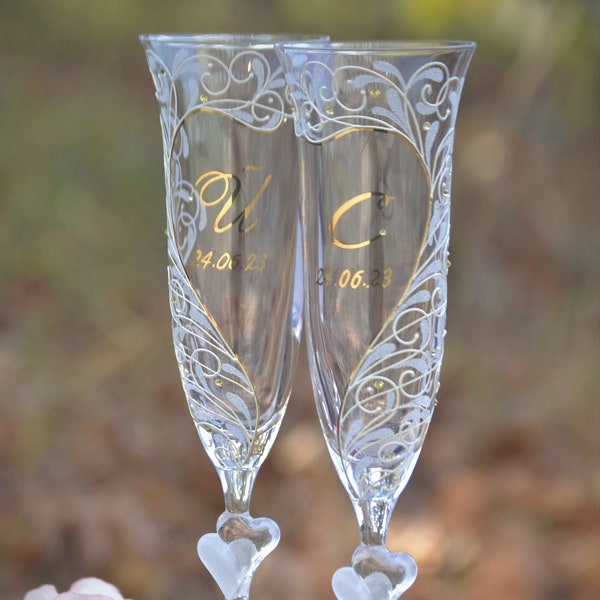 Flûtes à grillage personnalisées, cadeau de douche nuptiale, flûtes pour une réception de mariage, verres avec coeurs, verres à monogramme, cadeaux d'anniversaire