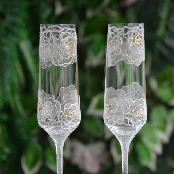 Bride and Groom champagne glasses shop online, Handpainted Gift for couple, Roses wedding decor, Wedding favours Anniversary gift for wife