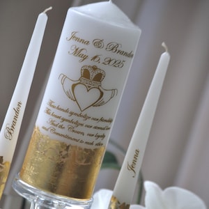 Gepersonaliseerde Ierse Claddagh-bruiloftskaarsenset