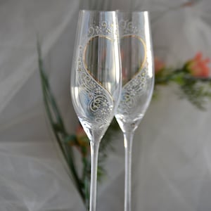 Wedding glasses with gold letters, Custom Toasting flutes for Bride and Groom, Hand painted glasses for wedding image 7