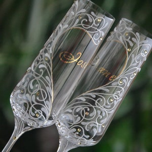 Personalized Wedding glasses for Bride and Groom Toasting flute, St valentines gift hand painted Flutes