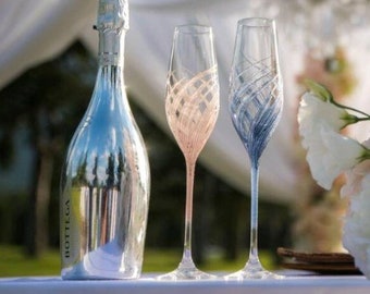 Champagne flutes for Bride and Groom - Gift for the Couple - Navy blue wedding