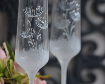 Wedding glasses with dandelions, Toasting glasses for bride and groom, White flutes personalized