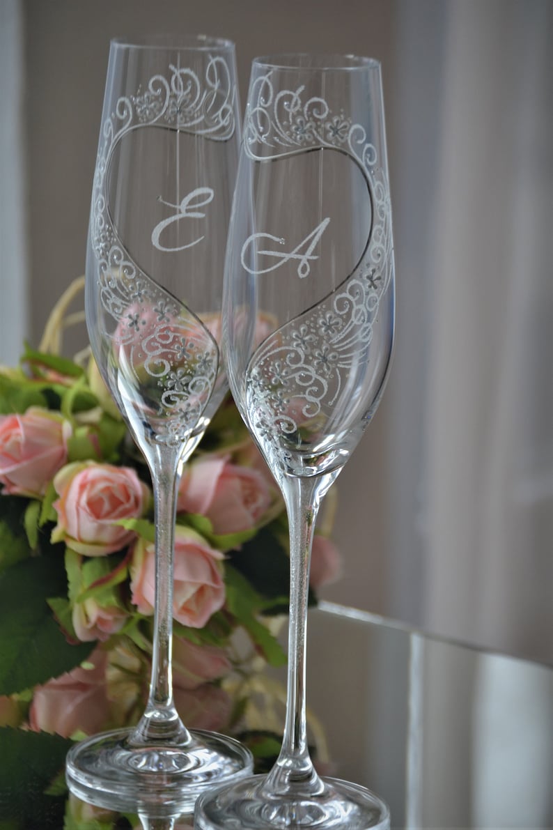 Wedding glasses with gold letters, Custom Toasting flutes for Bride and Groom, Hand painted glasses for wedding image 3