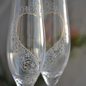 Wedding glasses with gold letters, Custom Toasting flutes for Bride and Groom, Hand painted glasses for wedding image 8