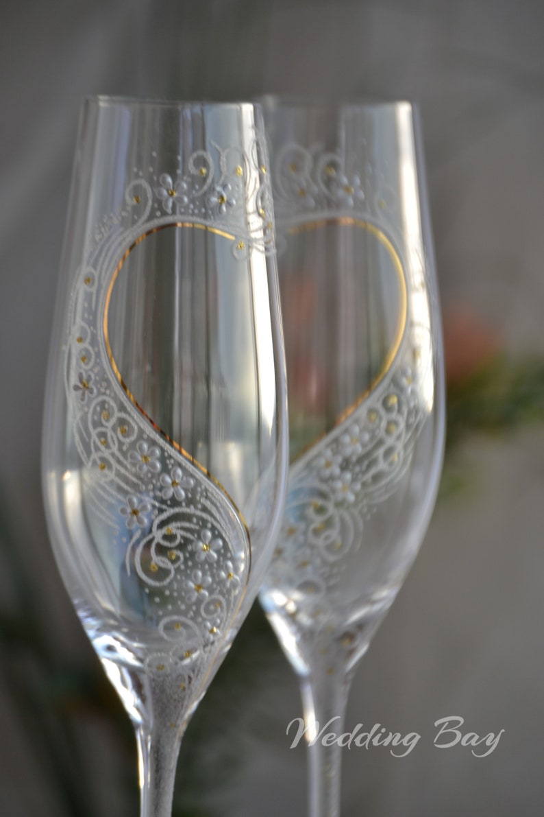 Wedding glasses with gold letters, Custom Toasting flutes for Bride and Groom, Hand painted glasses for wedding image 8