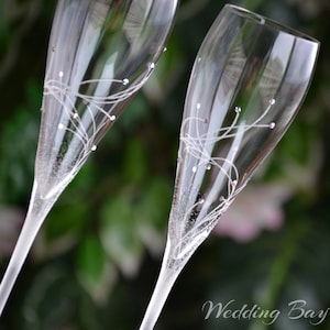 Wedding champagne goblet Hand painted toasting flutes Frosted glass Gift for wedding Tree of life Floral decor, White Wedding favours