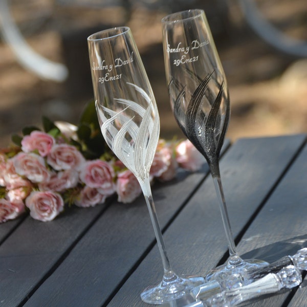 Black and white Toasting flutes and matching Cake Serving Set, Gift for Bride and groom- set of 4pcs.