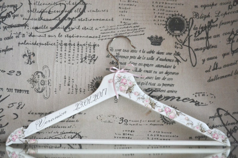 Custom Bridal hanger Personalized Wedding hanger Bridal hanger hand decorated with roses Bridal gift Wedding dress hanger