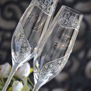 Wedding glasses with gold letters, Custom Toasting flutes for Bride and Groom, Hand painted glasses for wedding Silver