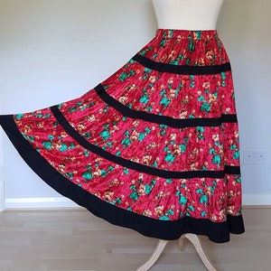 Plus size boho, saias plus size para mulheres, saias femininas, roupas feitas à mão, saia em camadas para mulheres, roupas boho, saia floral vermelha,