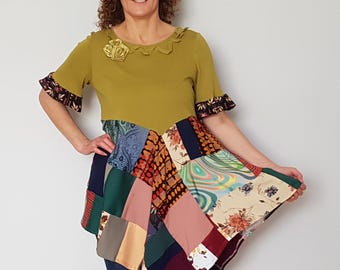 Blusa túnica de patchwork reciclado, blusa bohemia Mori Kei, top asimétrico, ropa sostenible para mujer, moda ecológica única hecha a mano en el Reino Unido.