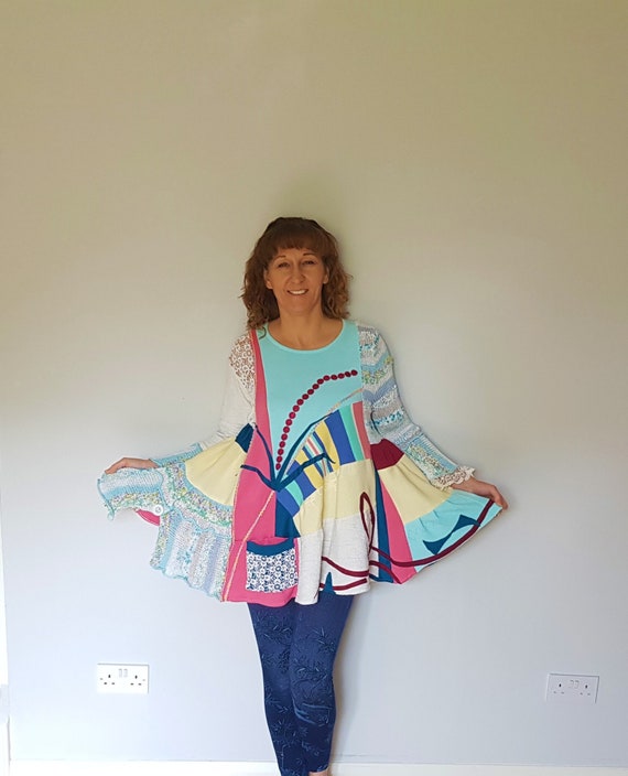 Reciclado de ropa de mujer sale