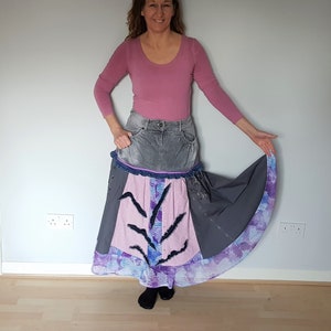 Jupe en denim upcycled, jupe Harajuku femmes, jupes femmes, vêtements faits à la main, jupe longue boho, jupes upcycled, vêtements recyclés pour femmes