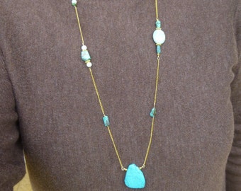 Long necklace necklace with turquoise pendant and turquoise stones - chic - elegant - bcbg - real stones -