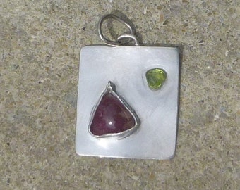 Pendant with a pink tourmaline and a peripated - real gems - silver 925 - artistic jewel - modern - unique
