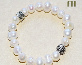 Pearls, White Pearl Bracelet, Freshwater Pearl Bracelet, Pearl Jewelry, Beach Jewelry, Wedding Bracelet, Ocean, Shell Jewelry, Nature, Sea