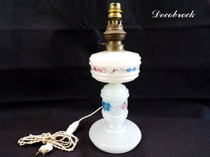 Grande Lampe en Opaline Blanche Décor de Fleurs Charles X Électrifiée Vintage France Vintagefr Déco 